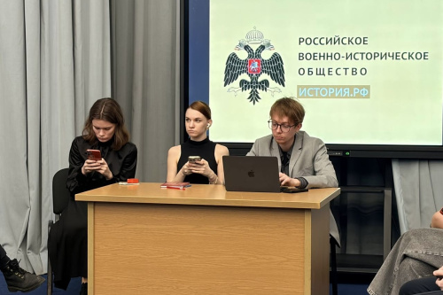 Студенты МГИК участвуют в исторических дебатах о Крымской войне в Синем зале института