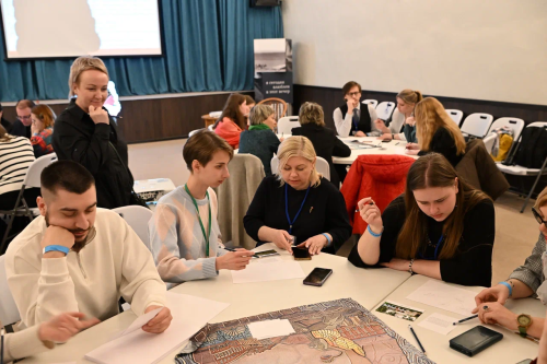 Участники конференции МГИК в музее-заповеднике Есенина в Константиново, Рязанская область